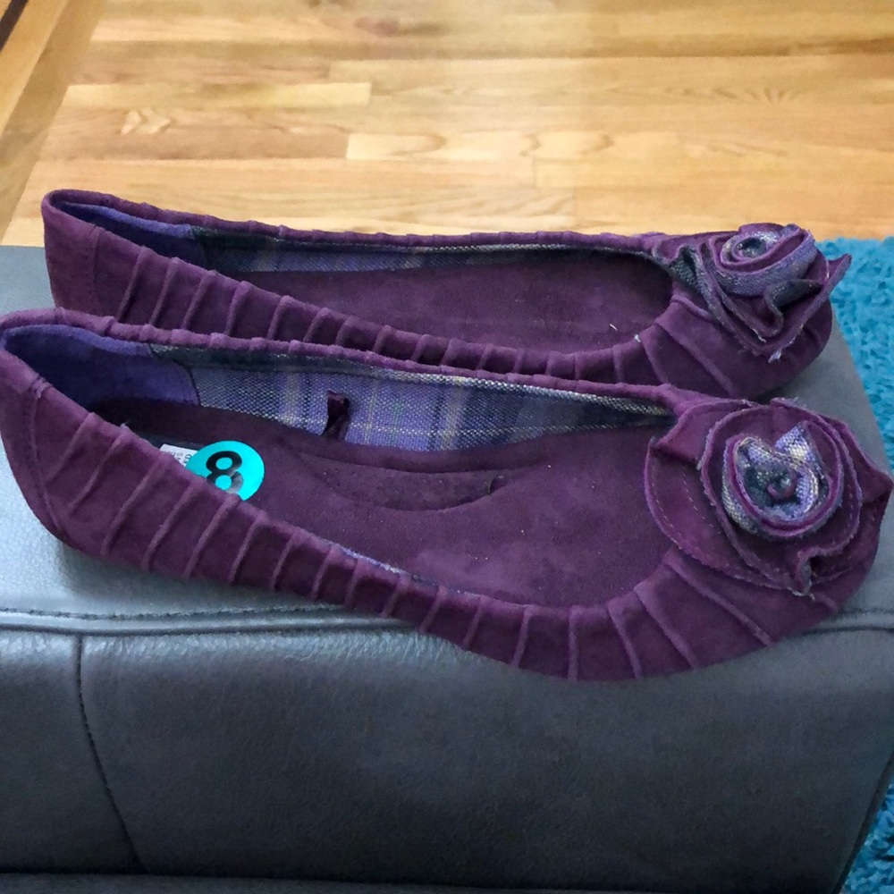 Dr. Scholl’s Purple Suede Ballet Flats w/Rose